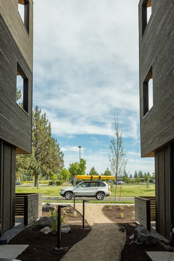 Photos and Video of Range Apartments in Bend, OR